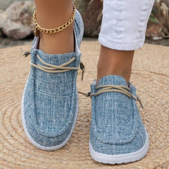 SHEIN Shoes - SHEIN Blue Casual Breathable Slip-Resistant Canvas Shoes (New)